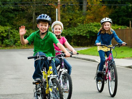 Kids on bikes